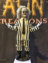 Load image into Gallery viewer, SHOWTIME