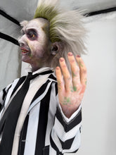 Load image into Gallery viewer, SHOWTIME